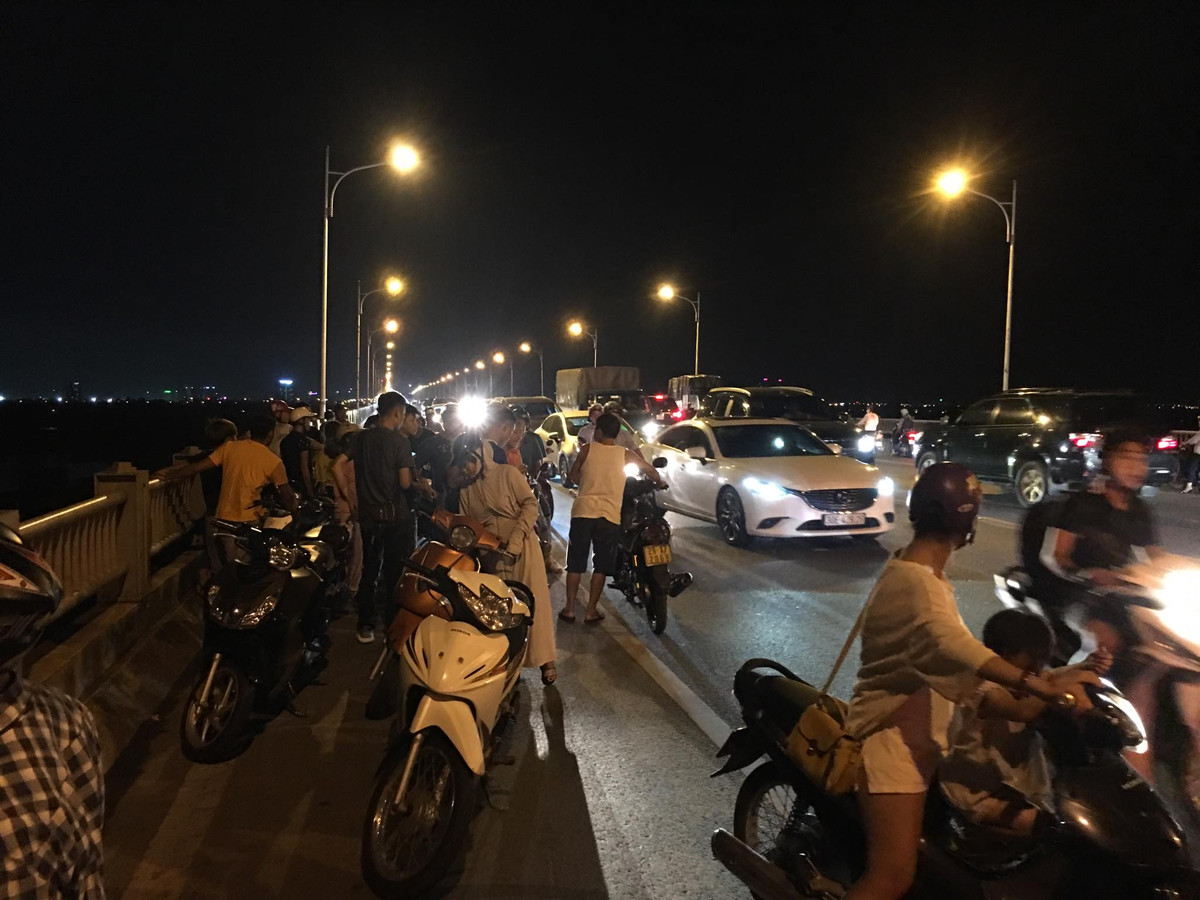 Còn thông tin về cháu H. đang mang thai khi sang nhà bạn trai thì bị từ chối không cho cưới được đăng tải trên mạng xã hội phía gia đình cho biết, cháu H vừa học xong cấp 3, đang chuẩn bị hồ sơ đi học đại học khi nhận được tin không chính xác như vậy khiến gia đình rất mệt mỏi.