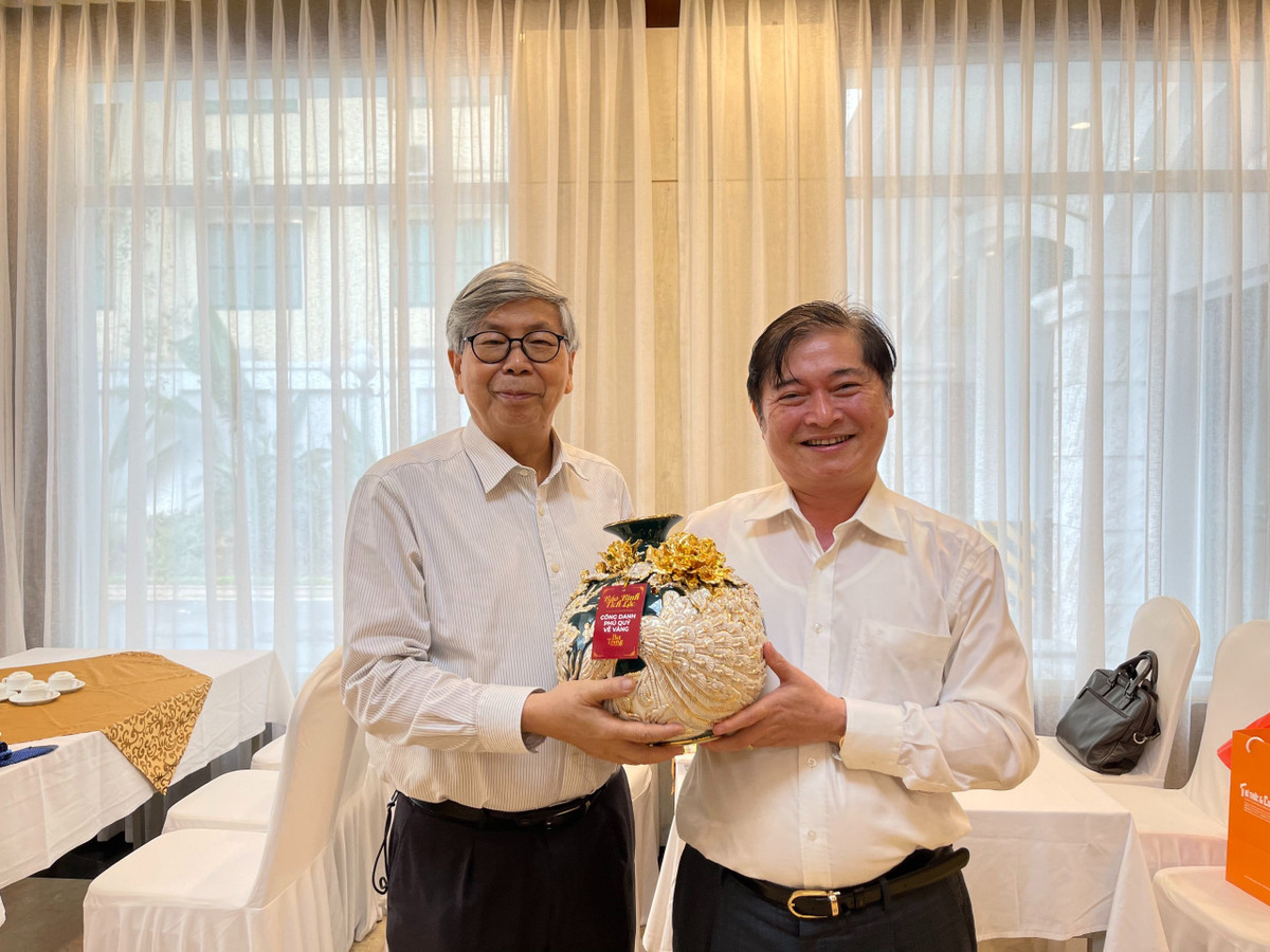 CHU TICH VUSTA PHAN XUAN DUNG: “Nghe bao khong ton tai tu no, cho no ma... vi xa hoi”-Hinh-3