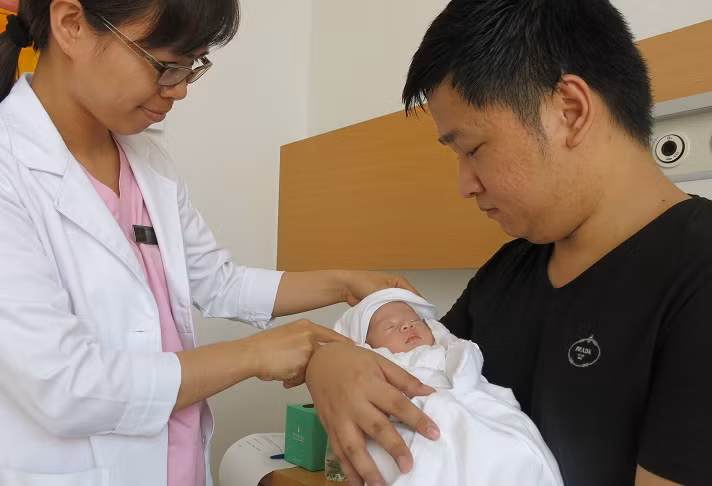 Bé đã được xuất viện sau 3 tuần với tình trạng ổn định, tiên lượng phát triển tốt.