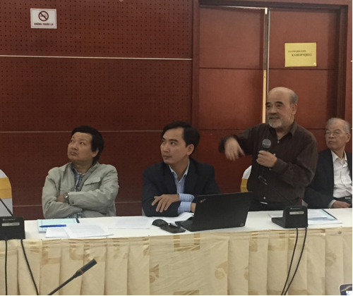 GS Đặng Hùng Võ phát biểu tại hội thảo.