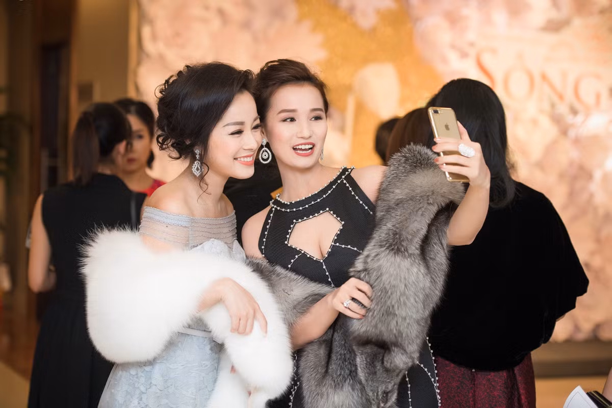 My linh to chuc da tiec ruc ro canh buom-Hinh-5