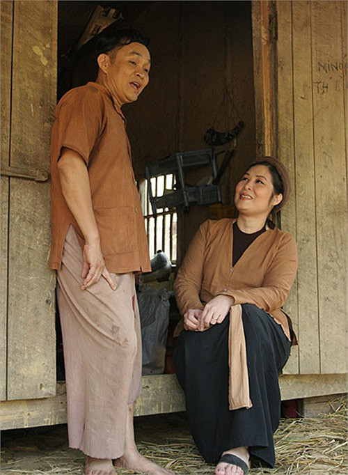 Nghe si Hong Van Bau show xep hang moi Xuan Hinh dien-Hinh-2