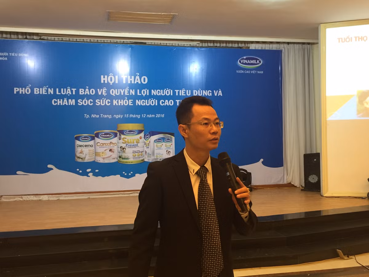 Vinamilk cham soc suc khoe cho gan 80.000 nguoi cao tuoi nam 2016