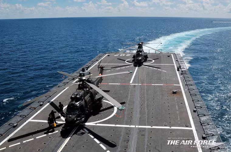 Tàu đổ bộ Endurance cũng được thiết kế sân đáp trực thăng cỡ lớn ở đuôi tàu cung cấp khả năng cất hạ cánh cho ít nhất 2 trực thăng hạng trung cùng lúc như Super Puma hay Cougar. Nó cũng có thể chở được trực thăng hạng nặng CH-47. Thậm chí, theo một số đánh giá lớp Endurance nếu được cải tiến có thể chở được máy bay tiêm kích tàng hình F-35B.