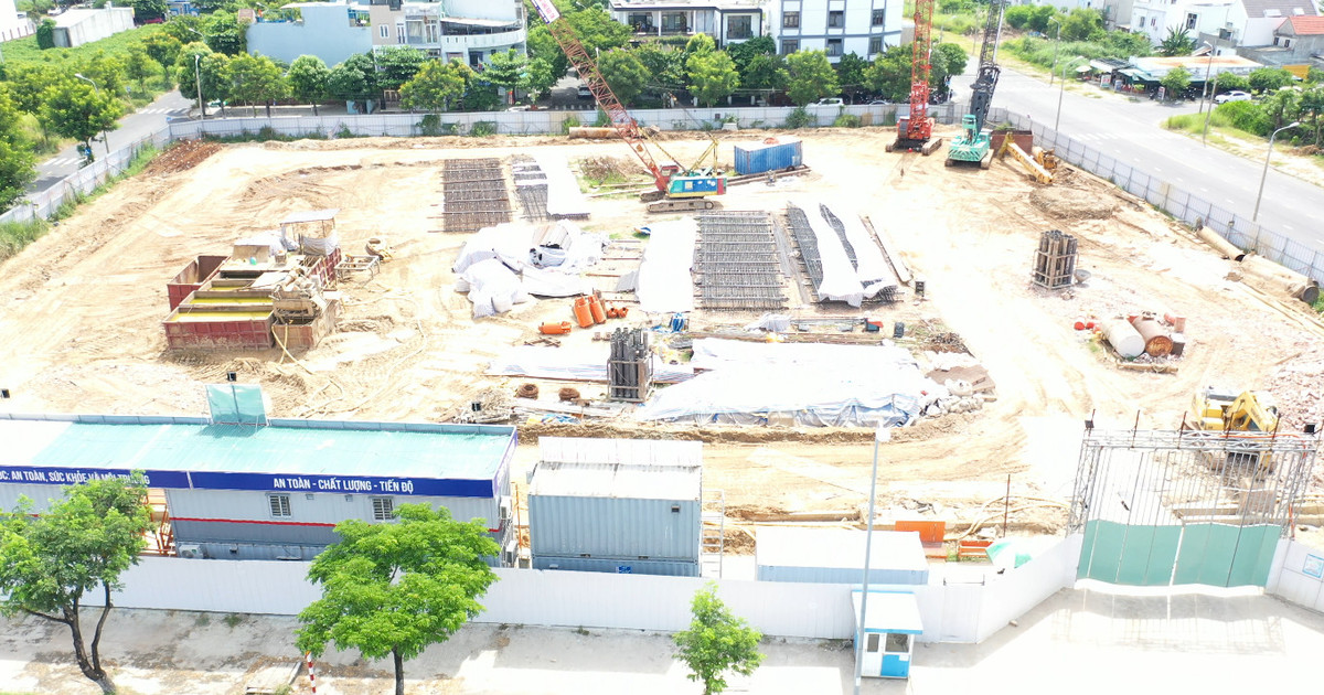 Trước đó, Sở Xây dựng TP Đà Nẵng nhận được phản ánh về hoạt động đặt cọc, huy động vốn, giao dịch nhà ở hình thành trong tương lai tại dự án Tổ hợp căn hộ bên bờ sông Hàn (The Muse Đà Nẵng).