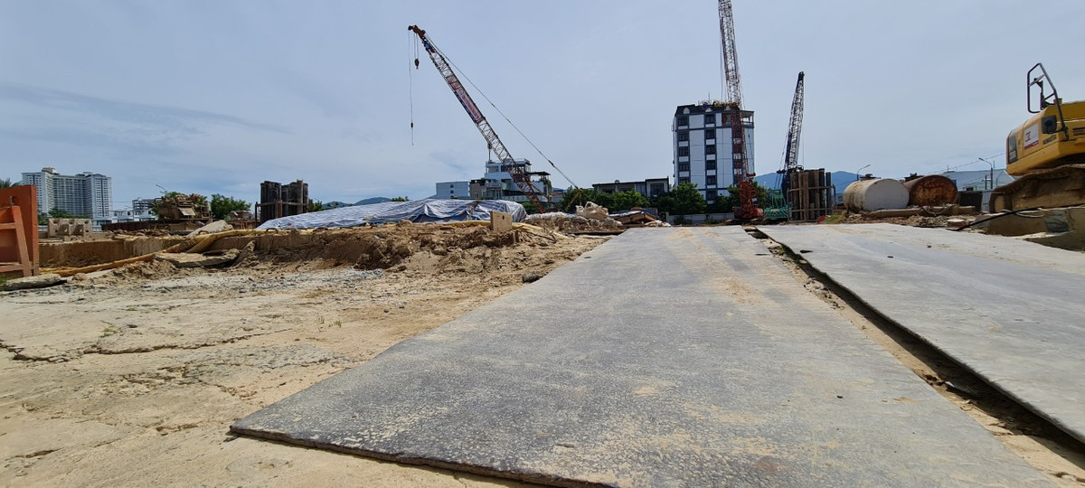 Hiện Sở Xây dựng TP Đà Nẵng đã yêu cầu Công ty CP Tập đoàn Đông Đô cùng đơn vị liên danh là Công ty TNHH MTV Đầu tư Athena Luxury báo cáo tình hình thực hiện dự án, tình hình đặt cọc, huy động vốn, kinh doanh bất động sản tại dự án.