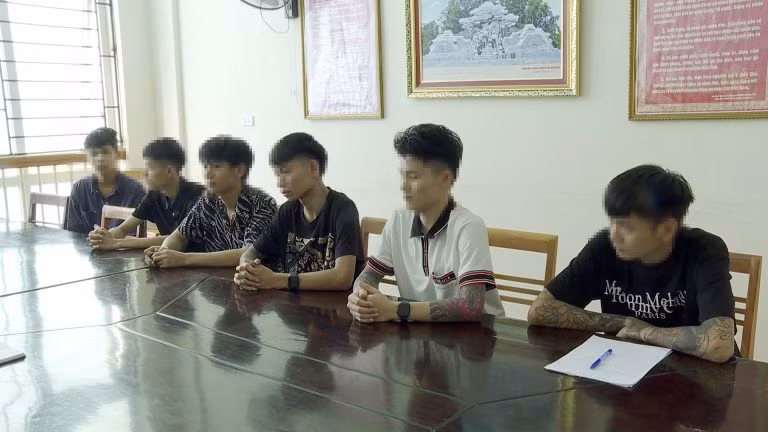 6 cong dan mac bay “viec nhe luong cao” bi cuong ep lao dong