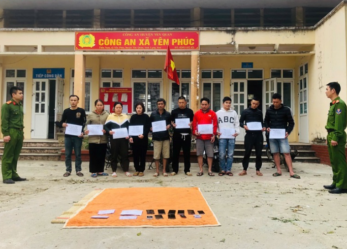 Bat qua tang 10 doi tuong danh bac duoi hinh thuc danh lieng