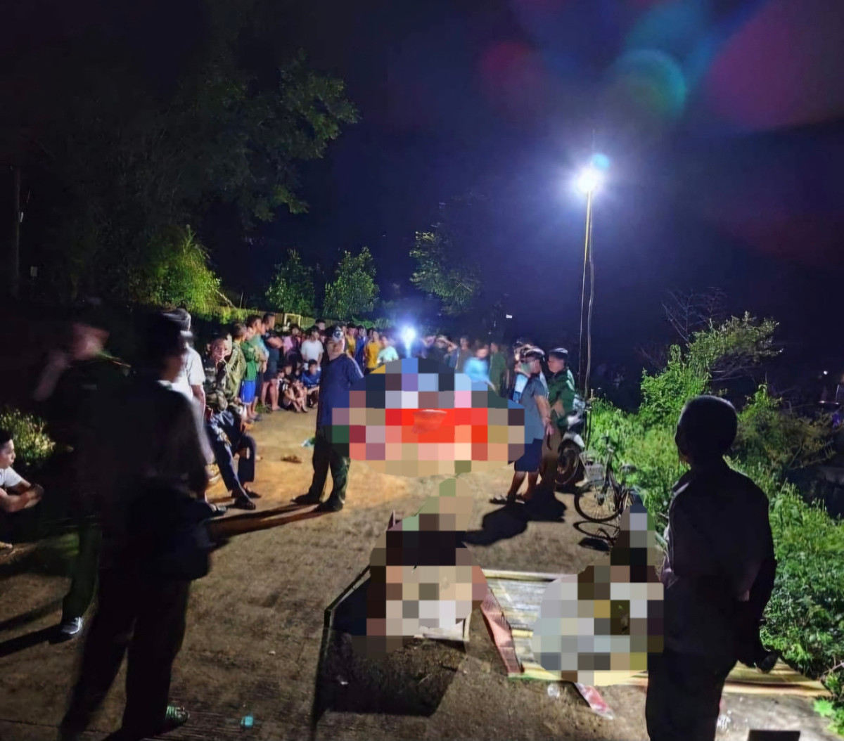 Hòa Bình: Ra hồ chơi, 3 cháu bé bị đuối nước tử vong Hoa Binh: Ra ho choi, 3 chau be bi duoi nuoc tu vong