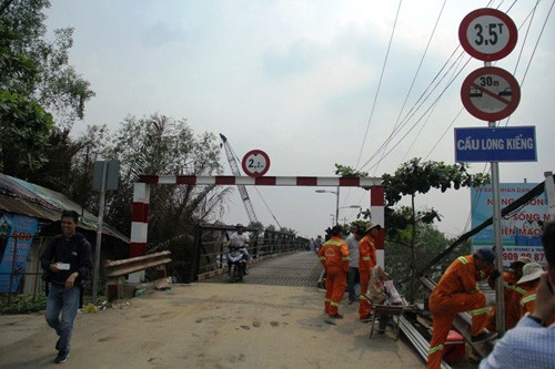 Chiều 31/1, cầu Long Kiểng đã được thông xe sau 10 ngày bị sự sập.