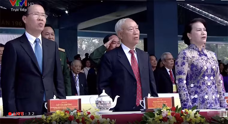 Chủ tịch Quốc hội Nguyễn Thị Kim Ngân và nguyên Chủ tịch Quốc hội Nguyễn Văn An; Trưởng Ban Tuyên giáo Trung Ương Võ Văn Thưởng.