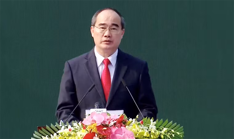 Bí thư Thành ủy TP.HCM Nguyễn Thiện Nhân đọc diễn văn tại buổi lễ.