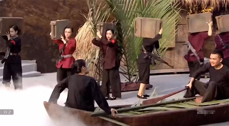 Hình ảnh tái hiện cuộc chiến đấu oai hùng của quân và dân trong cuộc Tổng tiến công và nổi dậy mùa xuân 1968.