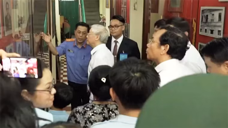 Anh hùng Lực lượng vũ trang nhân dân Trần Văn Lai đã xây dựng một hầm vũ khí tuyệt đối bí mật tại nhà số 287/68-70-72 Nguyễn Đình Chiểu (phường 5, quận 3, TPHCM ngày nay). Khi đó, được sự thống nhất của chỉ huy đơn vị, với vỏ bọc là nhà thầu khoán Dinh Độc Lập, ông Năm Lai đã 3 căn nhà liền kề để tiến hành sửa sang, xây hầm bí mật.