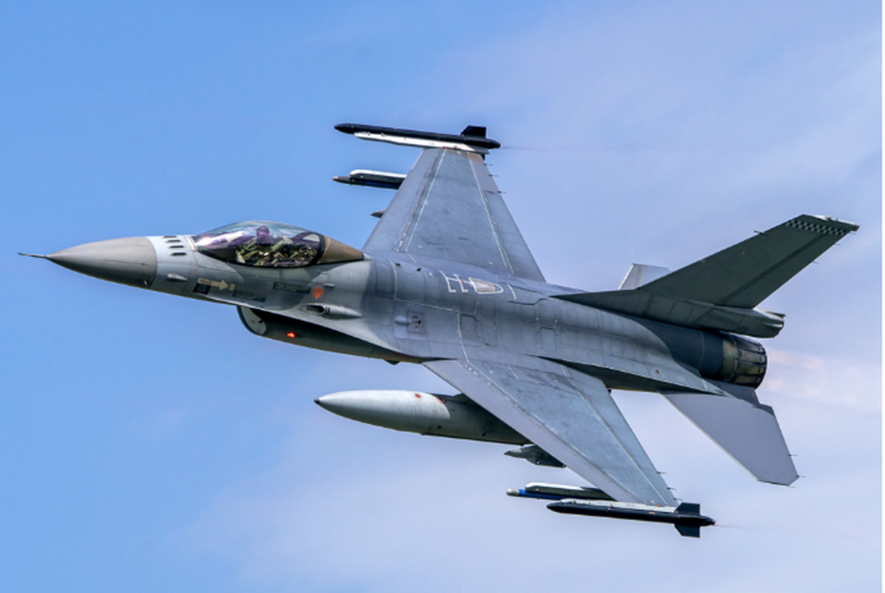 Bên lề Hội nghị thượng đỉnh NATO ở Washington vào trung tuần tháng 7, Ngoại trưởng Mỹ Antony Blinken thông báo, các máy bay chiến đấu F-16 từ Đan Mạch và Hà Lan đã bắt đầu chuyển đến Ukraine, chúng sẽ xuất hiện trên bầu trời Kiev vào mùa hè này.