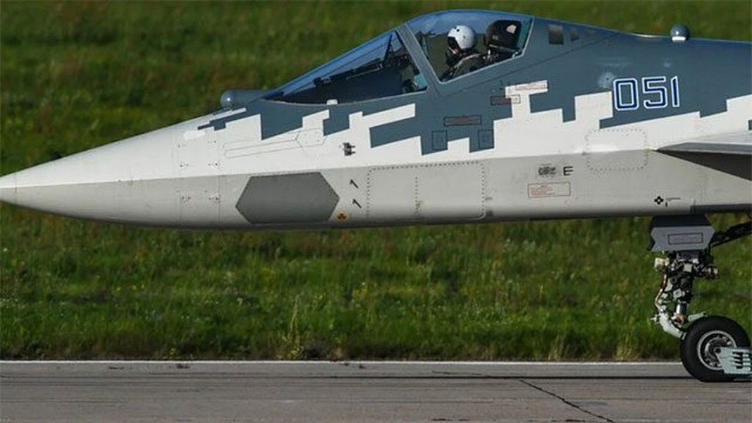 Mặc dù đã có ít nhất một mẫu thử tiêm kích Su-57 bị máy bay không người lái Ukraine tấn công phá hủy, Bộ Quốc phòng Nga vẫn khẳng định điều này không gây ảnh hưởng nhiều đến tiềm lực của họ.