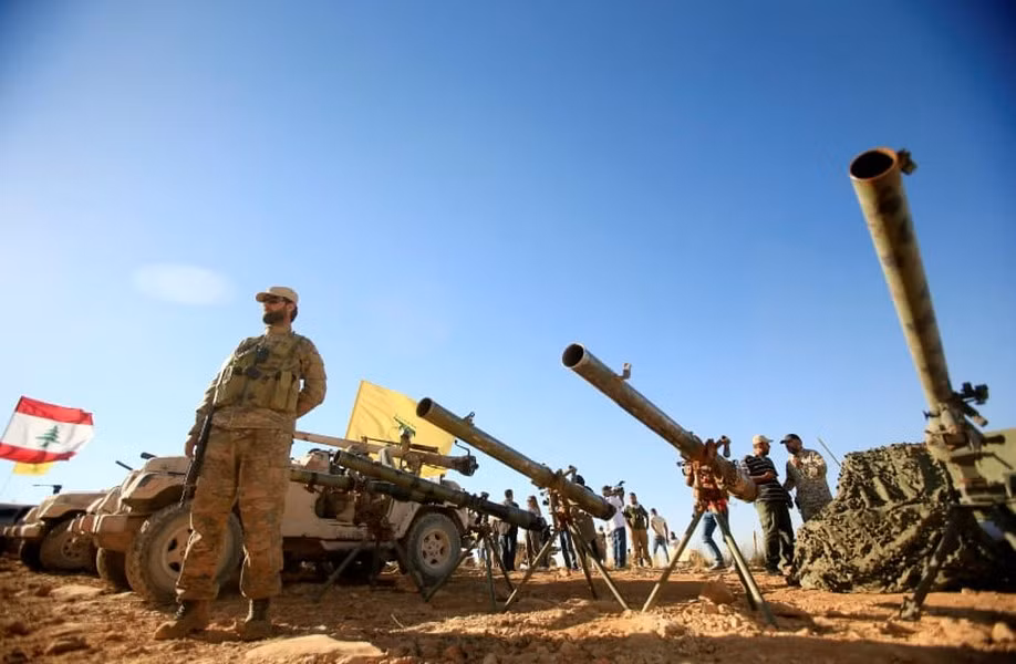 Trong tay Hezbollah còn số lượng đáng kể tên lửa vác vai (MANPADS) và pháo cao xạ ZU-23-2 do Liên Xô chế tạo, thậm chí cả đạn tên lửa phòng không tuần kích với chỉ số 358 thế hệ mới nhất của Iran.