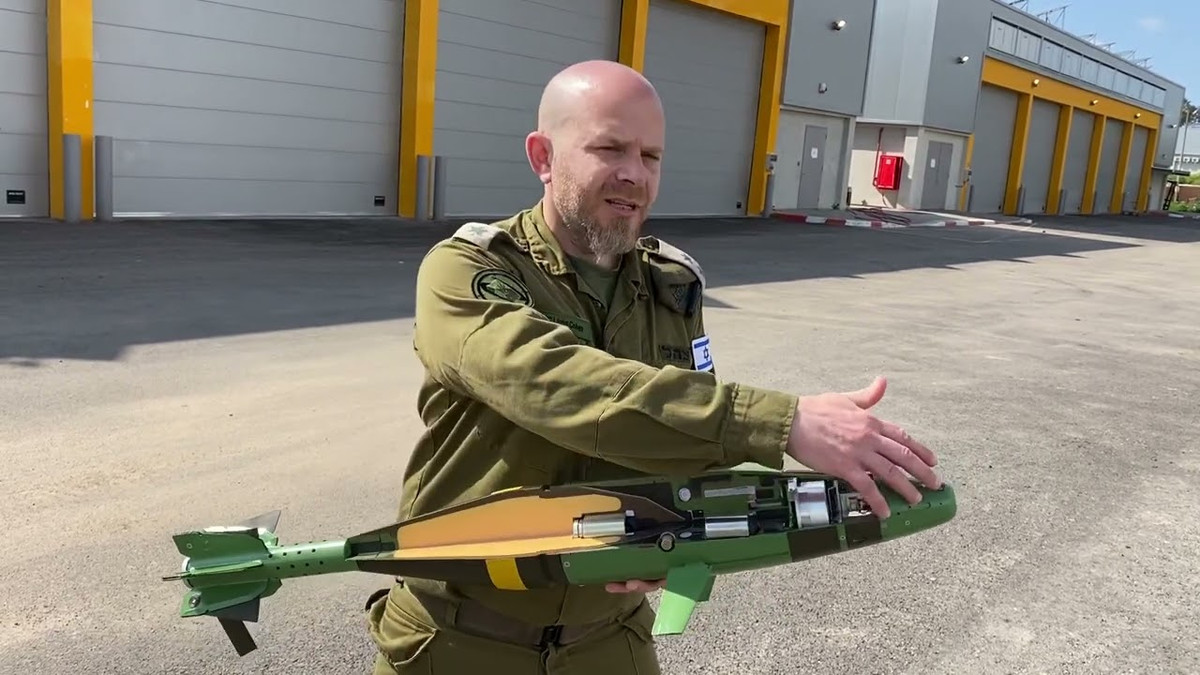 Đích thân Bộ trưởng Quốc phòng Israel Gantz đã ca ngợi hệ thống này rằng, việc tích hợp công nghệ vào IDF “thay đổi cục diện chiến trường”, tương ứng với tầm nhìn được trình bày trong kế hoạch [hiện đại hóa] nhiều năm của quân đội. Nó cũng đáp ứng các nhu cầu của IDF, điều chỉnh khả năng chiến đấu để chống lại kẻ thù cố thủ trong môi trường dân sự, đô thị, đồng thời đáp ứng các tiêu chuẩn pháp lý và đạo đức do nhà nước Israel đặt ra; nhờ sự phát triển ấn tượng này, giờ đây công nghệ sẽ được triển khai trên các loại đạn cối ở quy mô rộng.