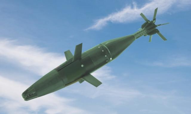 Theo Elbit Systems và các quan chức quốc phòng Israel, điều làm nên sự đặc biệt của Iron Sting chính là khả năng tấn công mục tiêu bị khuất tầm nhìn, tránh địa hình và có thể thay đổi mục tiêu sau khi khai hỏa nhờ hệ thống camera đặc biệt. Trong địa hình gồ ghề, đạn có thể điều chỉnh, cho phép tạo nên các hiệu ứng mới chống lại các mục tiêu.