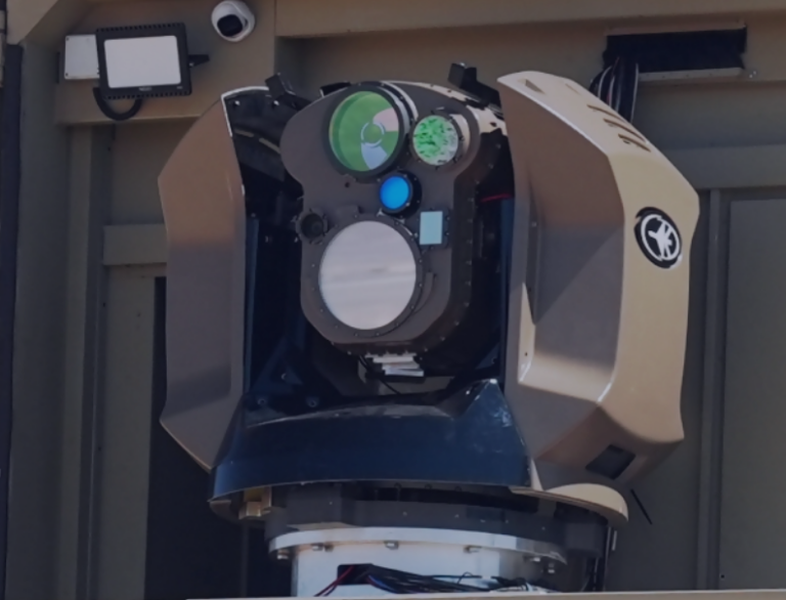 Hệ thống vũ khí laser Iron Beam đã được chứng minh là có hiệu quả trong việc ngăn chặn nhiều mối đe dọa trên không như đạn pháo, đạn súng cối và máy bay không người lái ở cự ly vài km.