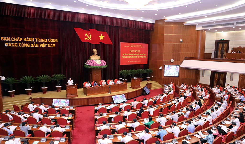 Tong Bi thu: Mot so nguoi co chuc co quyen quan cach nhu… “ong vua con”-Hinh-2