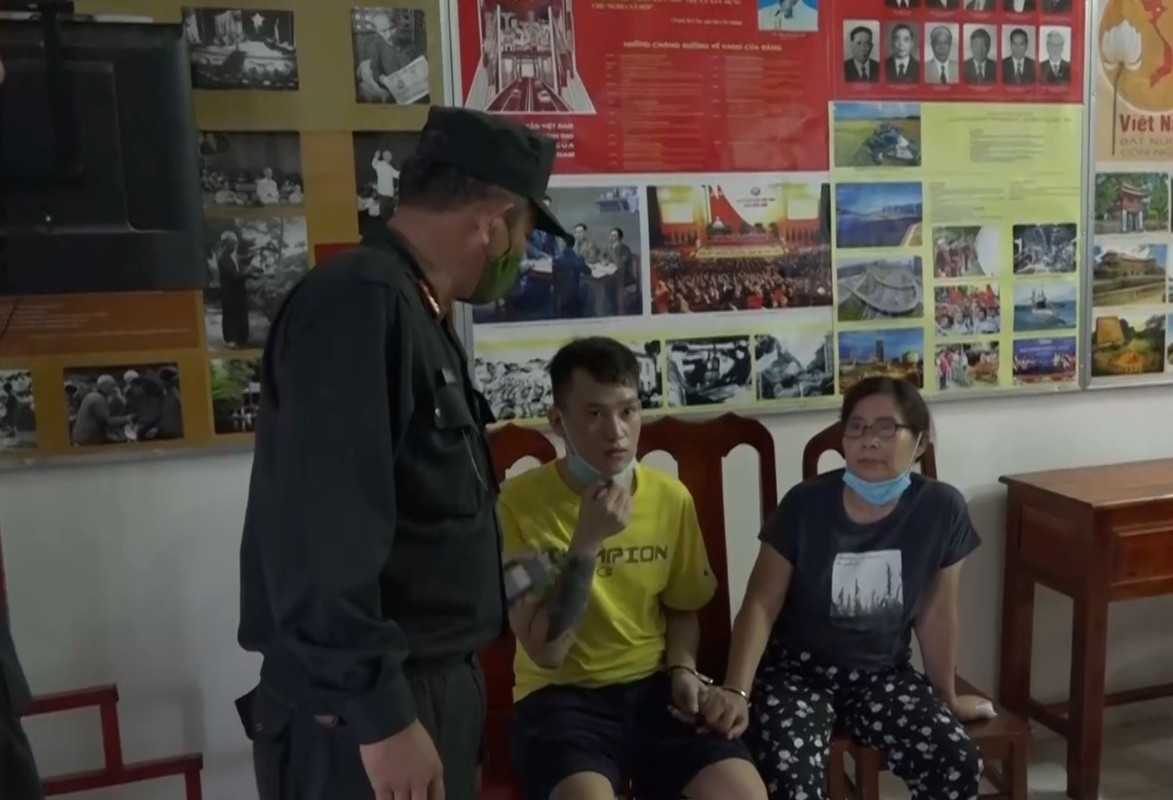 Bên cạnh đó, đường dây của "Oanh Hà" còn sử dụng xe ôm công nghệ để nhận và vận chuyển ma túy trong nước; sử dụng các công ty vận tải để vận chuyển ma túy xuyên quốc gia. Ma túy được giấu trong các container hàng hóa, ngụy trang bằng hạt đậu, hạt nhựa, dạ dày lợn...