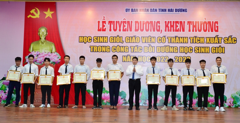 Hai Duong giu vung nhom dau ca nuoc ve thanh tich hoc sinh gioi quoc gia-Hinh-4