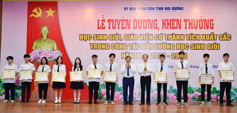 Hai Duong giu vung nhom dau ca nuoc ve thanh tich hoc sinh gioi quoc gia-Hinh-2