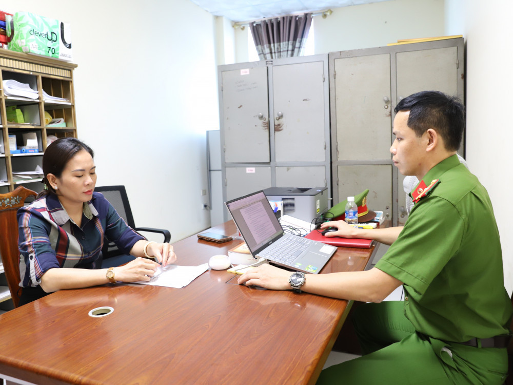 7 cán bộ Quỹ phụ nữ huyện lập hồ sơ khống tham ô trên 10 tỷ - Hình 2 7 can bo Quy phu nu huyen lap ho so khong tham o tren 10 ty-Hinh-2