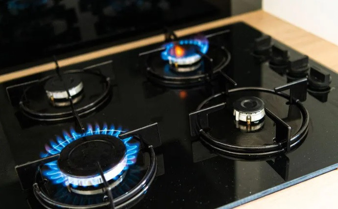 Meo tiet kiem gas va dien trong mua he