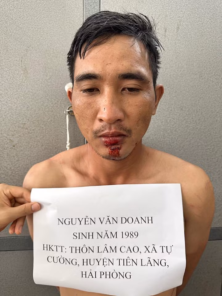 Nguyễn Văn Doanh sau khi bị bắt.