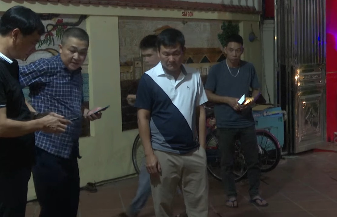 Ngay sau khi nhận được thông tin trên, Công an huyện Kim Thành đã báo cáo Ban Giám đốc Công an tỉnh, Thường trực Huyện ủy, đồng thời huy động tối đa lực lượng Công an huyện, Công an các xã, thị trấn để xác minh truy bắt đối tượng. Đại tá Bùi Quang Bình, Giám đốc Công an tỉnh Hải Dương đã chỉ đạo huy động các lực lượng Công an tỉnh và trực tiếp đến hiện trường chỉ đạo công tác xác minh, truy bắt đối tượng. Thượng tá Bùi Đức Tài - Phó Cục trưởng Cục C02, Bộ Công an đã trực tiếp xuống hiện trường.