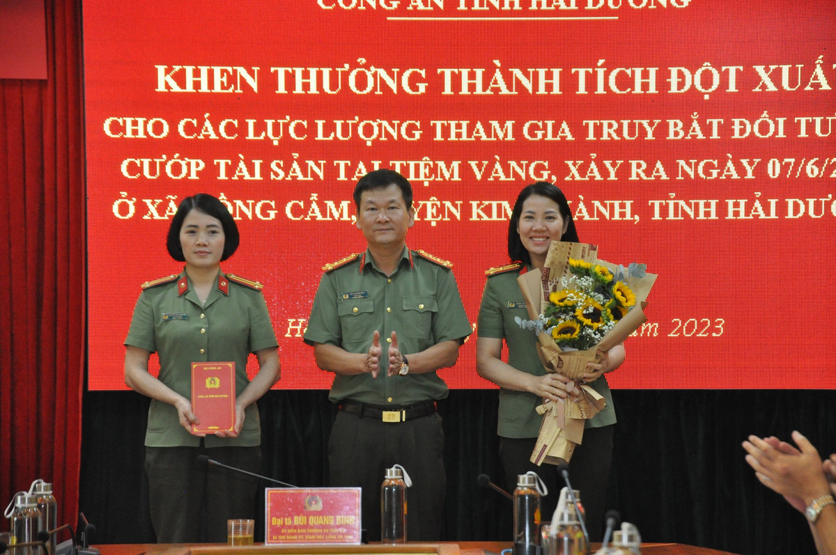 Vụ cướp tiệm vàng ở Hải Dương: Hai đối tượng lên kế hoạch kỹ lưỡng - Hình 10 Vu cuop tiem vang o Hai Duong: Hai doi tuong len ke hoach ky luong-Hinh-10