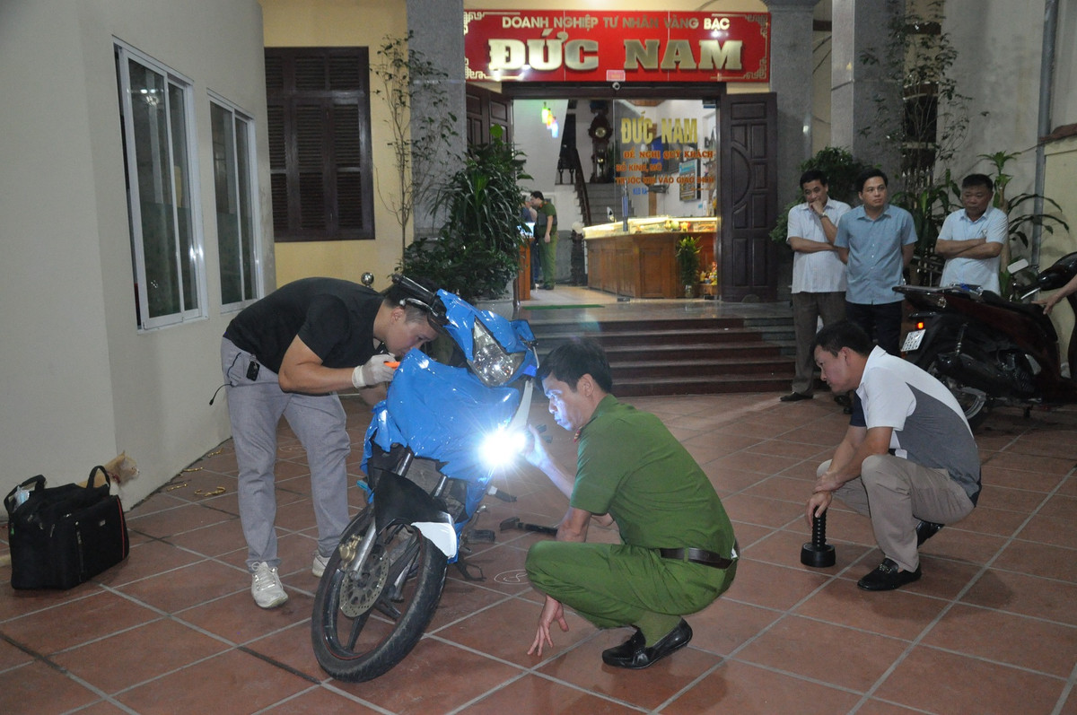 Vụ cướp tiệm vàng ở Hải Dương: Hai đối tượng lên kế hoạch kỹ lưỡng - Hình 4 Vu cuop tiem vang o Hai Duong: Hai doi tuong len ke hoach ky luong-Hinh-4