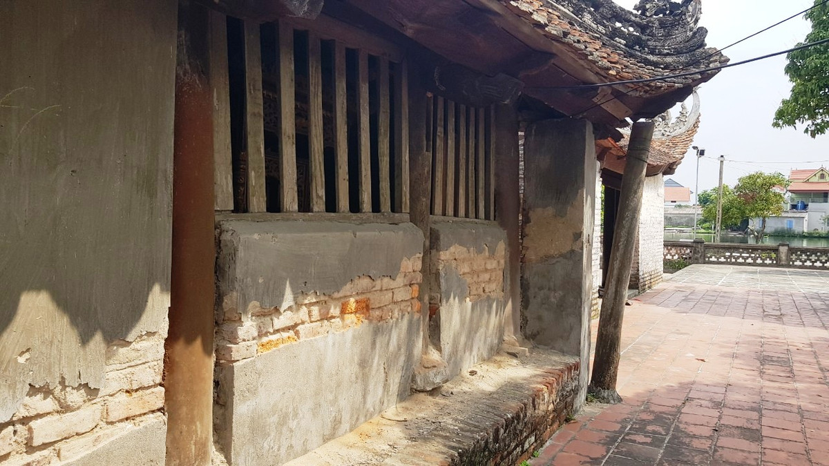 Đồng thời đề nghị cấp trên quan tâm hỗ trợ nguồn kinh phí để kịp thời tu bổ, sửa chữa các hạng mục đang bị xuống cấp nghiêm trọng của di tích để bảo tồn các giá trị lịch sử, văn hoá, nghệ thuật của di tích.