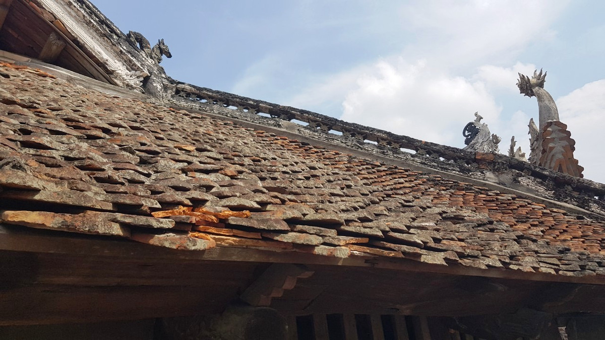 Đình thờ ông Lý Bảo Quốc, một vị tướng giỏi thời Tiền Lý có công giúp vua Lý Nam Đế đánh đuổi giặc Lương, giữ nước Vạn Xuân và vợ ông là bà Vũ Thị Hương người con gái đẹp người, đẹp nết của làng Thạch Lỗi. 