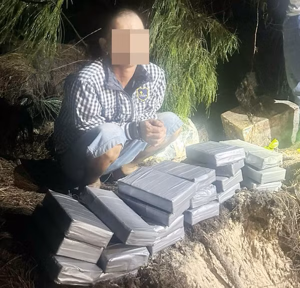 Thu giu 22 kg ma tuy nhat duoc o bai bien TP Vung Tau-Hinh-2