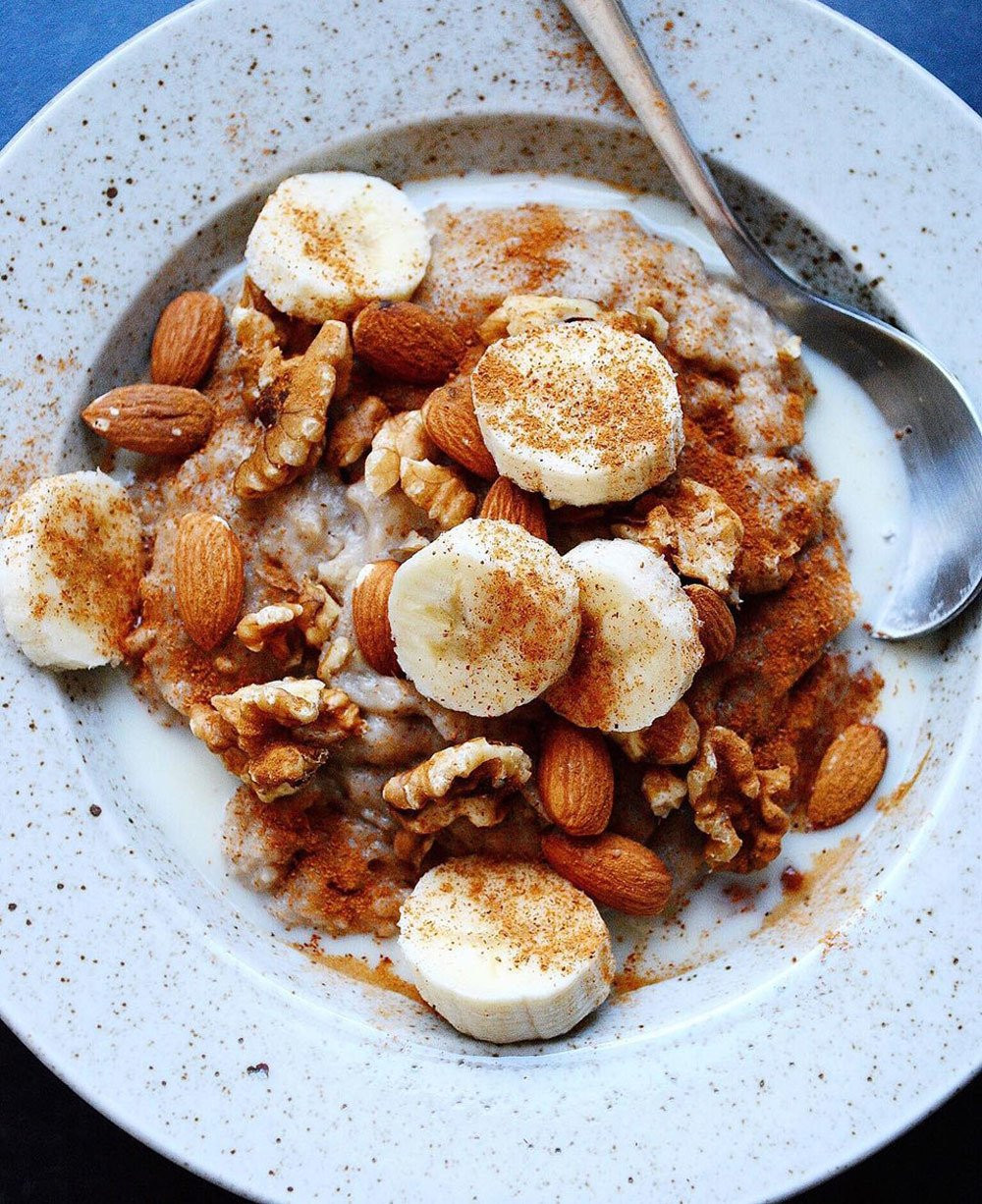 Nếu không có thời gian nấu nướng cầu kì, bạn có thể sử dụng hạnh nhân như một món ăn nhẹ khẩn cấp trong ngày, thay cho các loại đồ ăn vặt chứa nhiều chất béo không tốt cho sức khỏe. Ảnh: @mittsmalandskok.