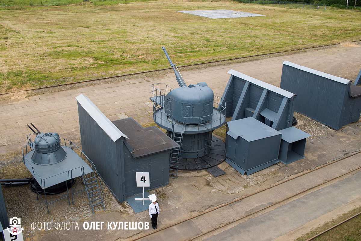 Mặc dù nhiều loại pháo đã được sử dụng rộng rãi, thế nhưng công cuộc cải tiến nâng cấp vẫn còn tiếp tục. Đó là lý do, các hệ thống pháo hải quân này được giữ gìn cẩn thận và bắn thường xuyên tại thao trường phục vụ các cuộc đánh giá. Nguồn ảnh: Livejounal