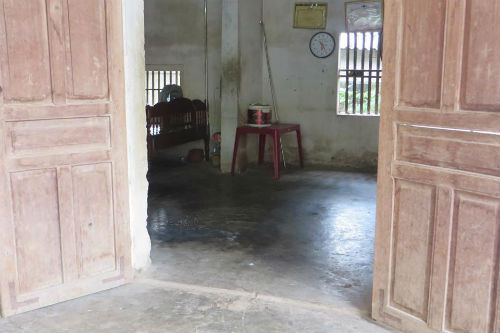 Chong tuoi xang “thieu song” vo va con trai 9 thang tuoi-Hinh-2