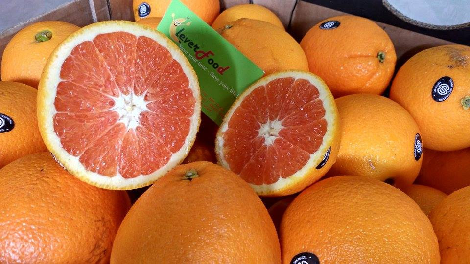 Hiện nay, ở Việt Nam, cam Cara đã được trồng ở Lâm Đồng và một số tỉnh Miền Bắc. Cây không kén đất và ít sâu bệnh. Ảnh: bizwebmedia.