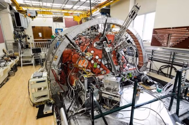 Ky thu Mat troi nho trong phong thi nghiem