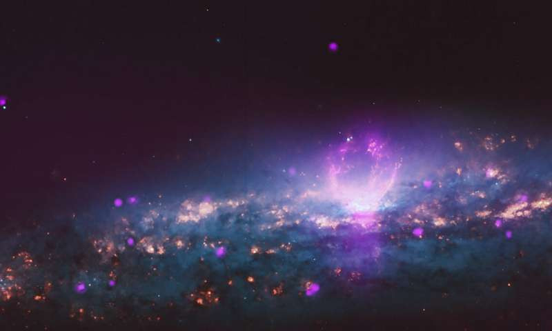 Sửng sốt tin thú vị về thiên hà NGC 3079 Sung sot tin thu vi ve thien ha NGC 3079