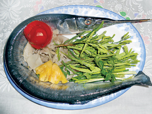 Cá nhói có thể chế biến theo nhiều cách khác nhau. Dù chế biến theo kiểu nào thì đều cho ra những món ăn rất hấp dẫn như cá nhói nướng, cá nhói kho dẻo, canh chua,...Ảnh: thanhnien.