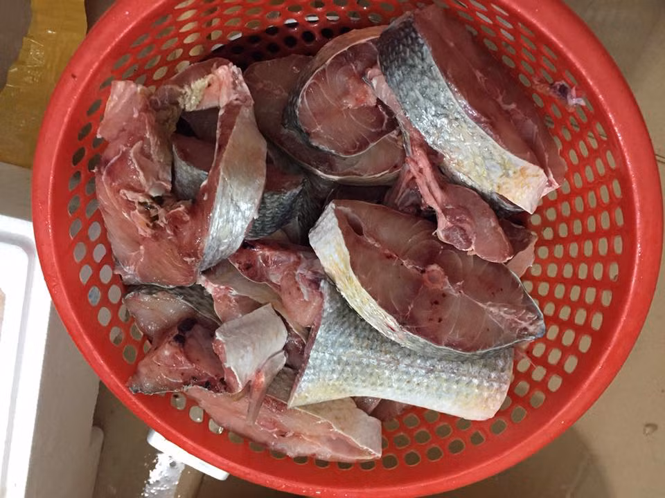 Cá nhụ có thể được chiên hoặc kho tiêu sọ đều ngon. Ngoài ra, người ta còn phơi khô cá nhụ để kho ăn trong ngày mưa hoặc đổi món. Ảnh: facebook.