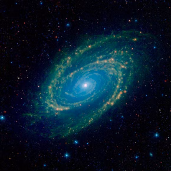 Anh hong ngoai thien ha Messier 81 khoe sac cuc dep