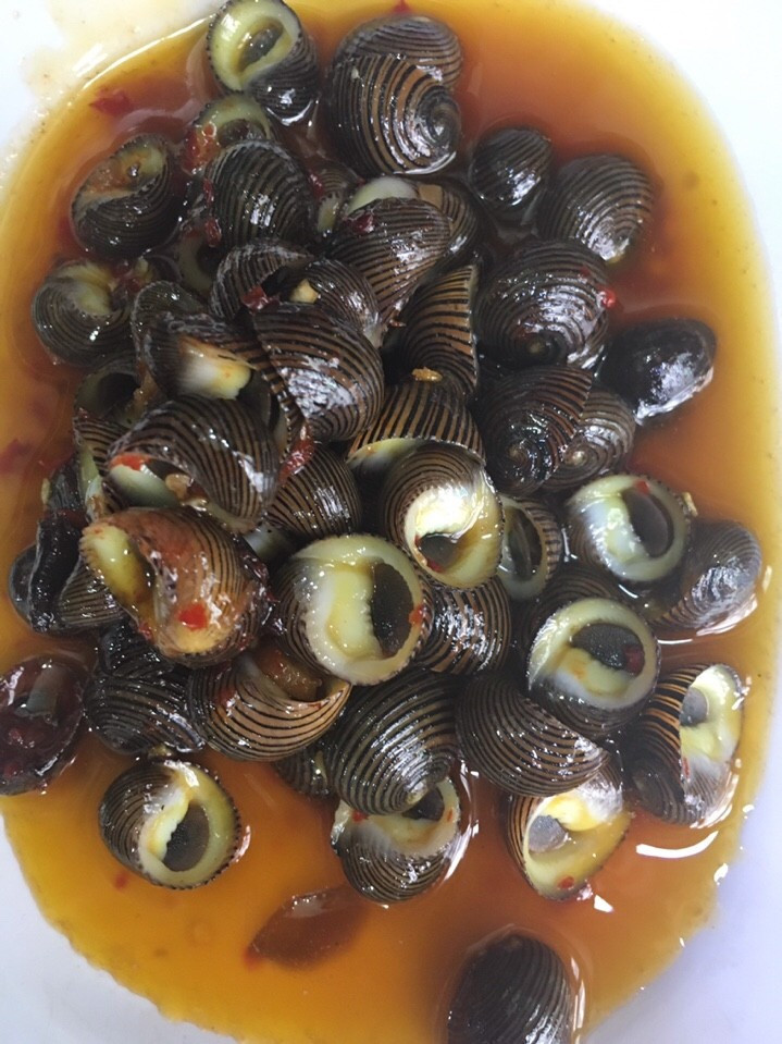 Ốc ngựa có thịt dai, béo thơm, giòn sần sật nên rất được nhiều người yêu thích. Ốc ngựa có thể được chế biến theo nhiều kiểu thành nhiều món thơm ngon hấp dẫn, trong đó ốc ngựa xào bơ cay là món được nhiều người ưa chuộng nhất. Ảnh: ocnhu.