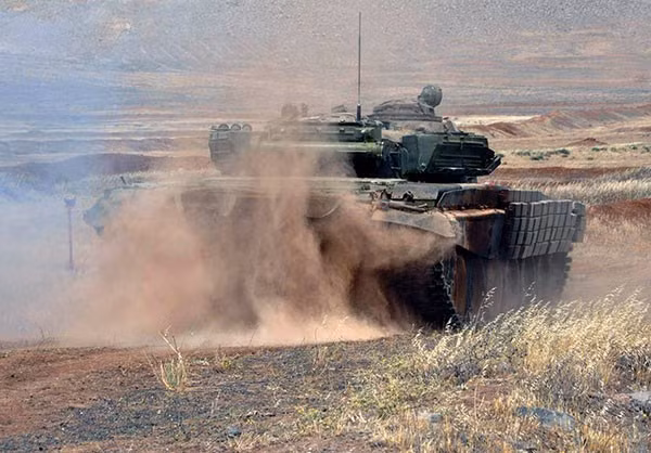 Xe tăng T-72AV tham gia tập trận.