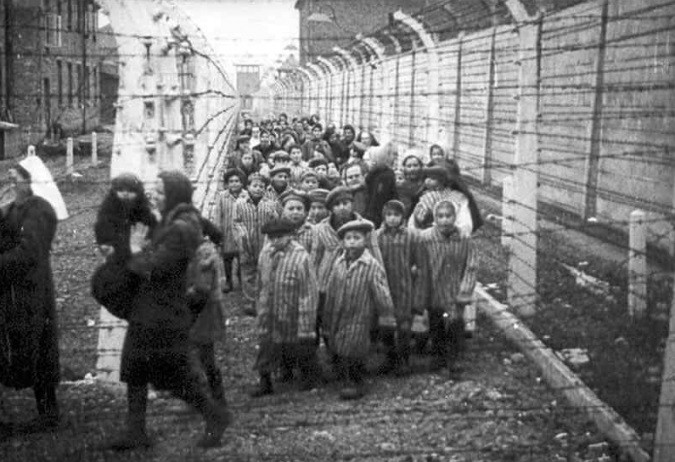 Không ít người tìm cách bỏ trốn khỏi trại tập trung Auschwitz-Birkenau bất chấp nguy hiểm.