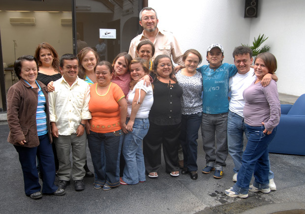 Theo các chuyên gia, người lùn Laron thiếu một loại hoóc môn tăng trưởng có tên Insulin-like Growth Factor 1 (IGF1). Đây được cho là nguyên nhân khiến họ không bao giờ mắc bệnh ung thư.